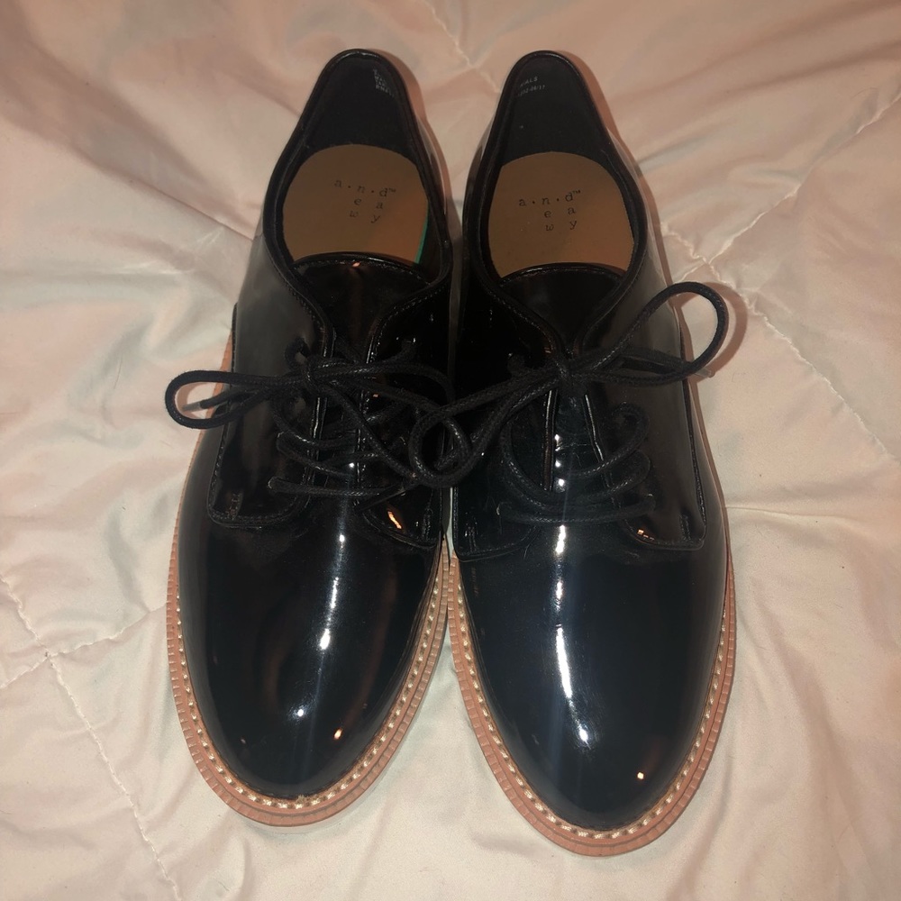 🖤A New Day Patent Oxfords🖤